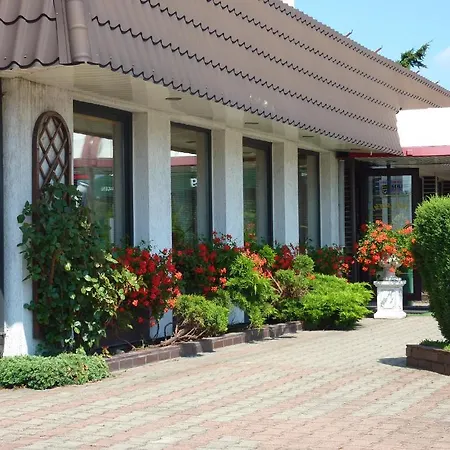 Restauracja Tajemniczy Ogród Hotel 2*