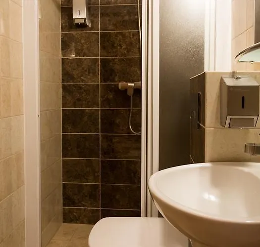 Astra Tajemniczy Ogrod Hotel 2*