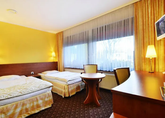 Hotel Astra Tajemniczy Ogrod Poznan